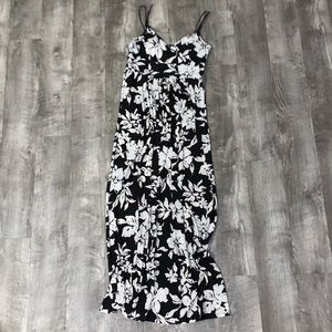 AMERICAN LIVING BLACK & WHITE FORAL MAXI SIZE 6